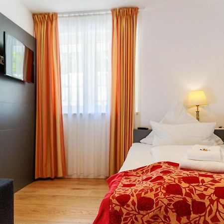 Bodensee-Hotel Kreuz Uhldingen-Mühlhofen Buitenkant foto