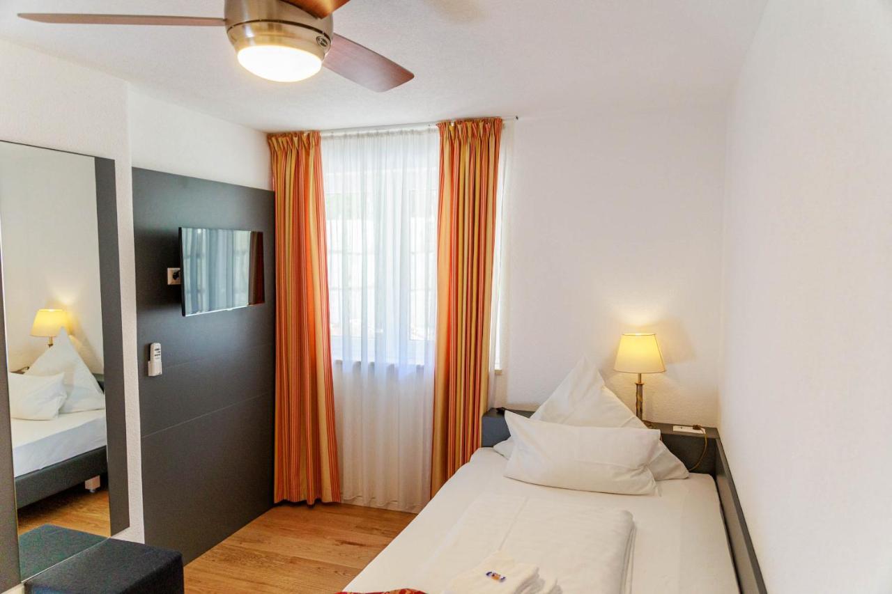 Bodensee-Hotel Kreuz Uhldingen-Mühlhofen Buitenkant foto
