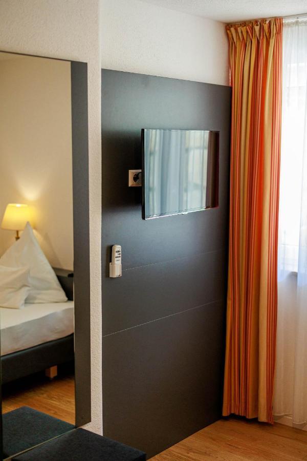 Bodensee-Hotel Kreuz Uhldingen-Mühlhofen Buitenkant foto