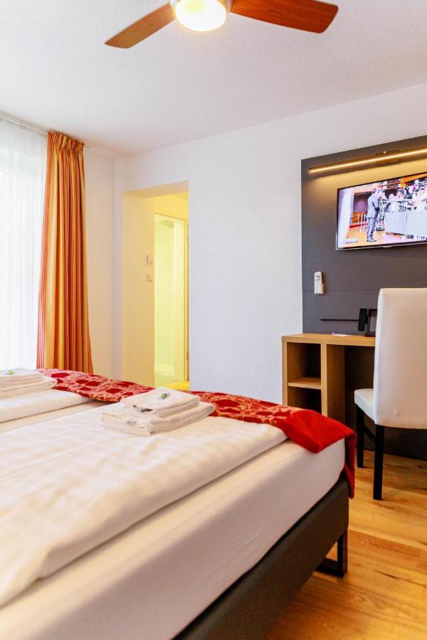 Bodensee-Hotel Kreuz Uhldingen-Mühlhofen Buitenkant foto