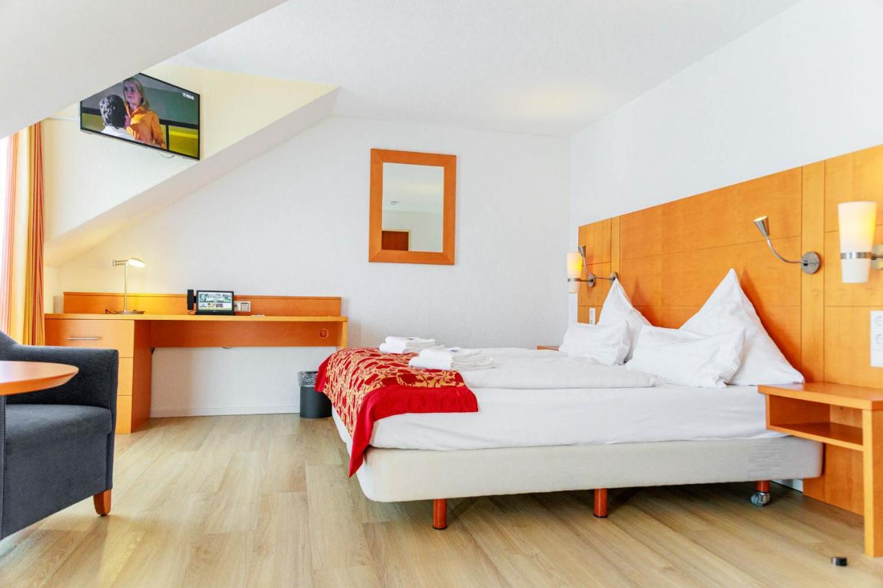 Bodensee-Hotel Kreuz Uhldingen-Mühlhofen Buitenkant foto