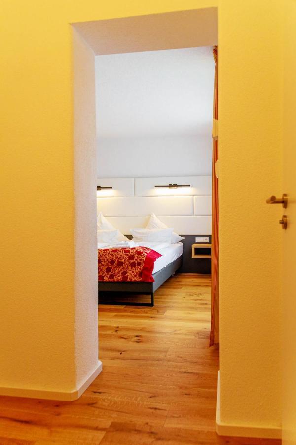 Bodensee-Hotel Kreuz Uhldingen-Mühlhofen Buitenkant foto