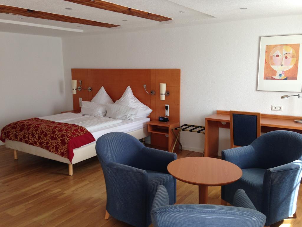 Bodensee-Hotel Kreuz Uhldingen-Mühlhofen Buitenkant foto